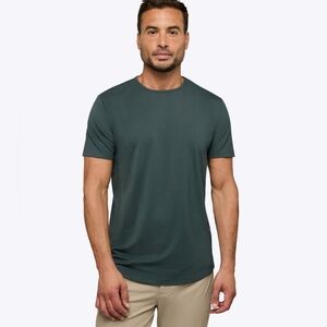 Men's Cuts Curve-Hem Tee In Green